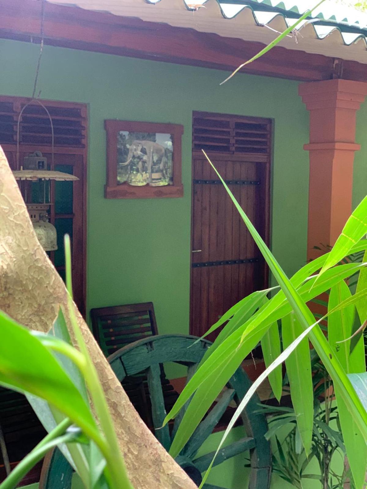 Walawa Blue Sapphire Hotel Udawalawe Exterior foto