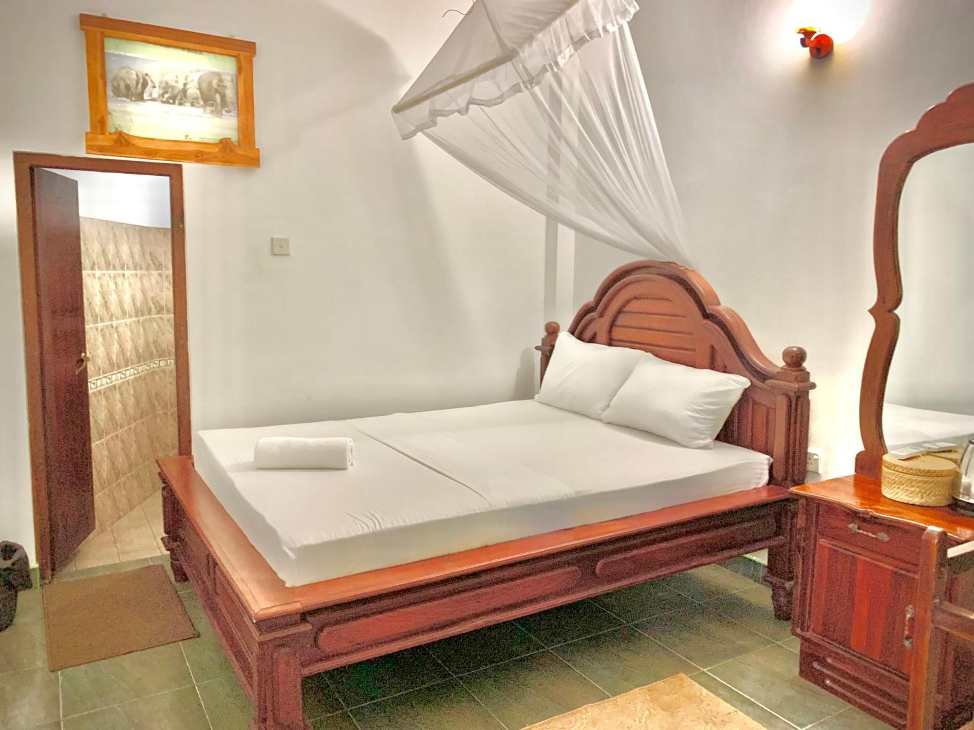 Walawa Blue Sapphire Hotel Udawalawe Exterior foto