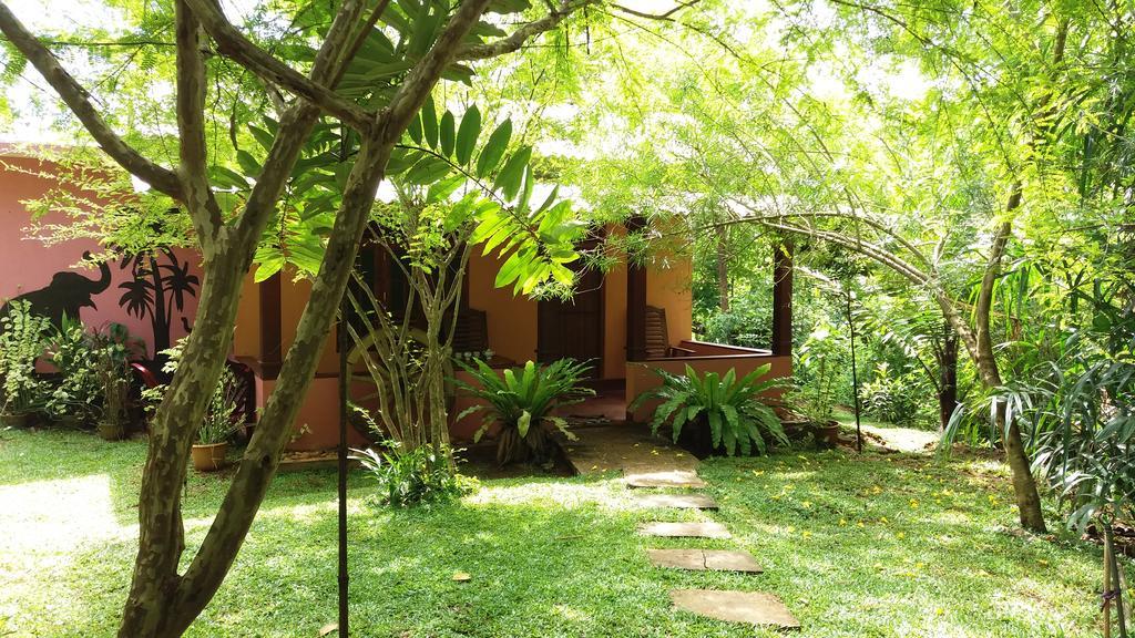 Walawa Blue Sapphire Hotel Udawalawe Exterior foto